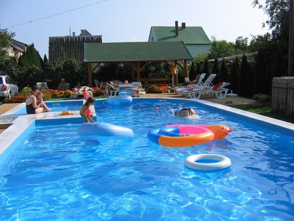 Bor Apartmanhaz Денешдиаш Экстерьер фото